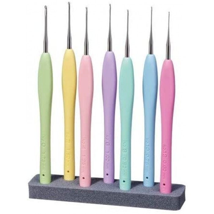 Clover Amour Crochet Hook Set Steel - 7 sizes