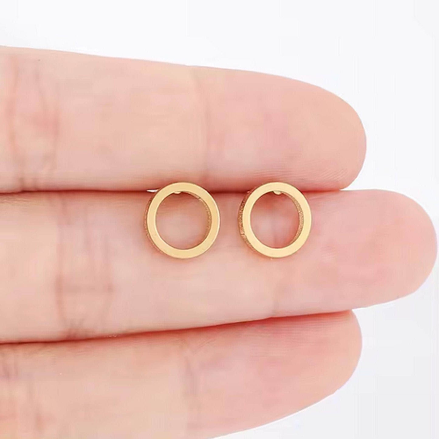 Round Push-back Earrings - Gold or Silver